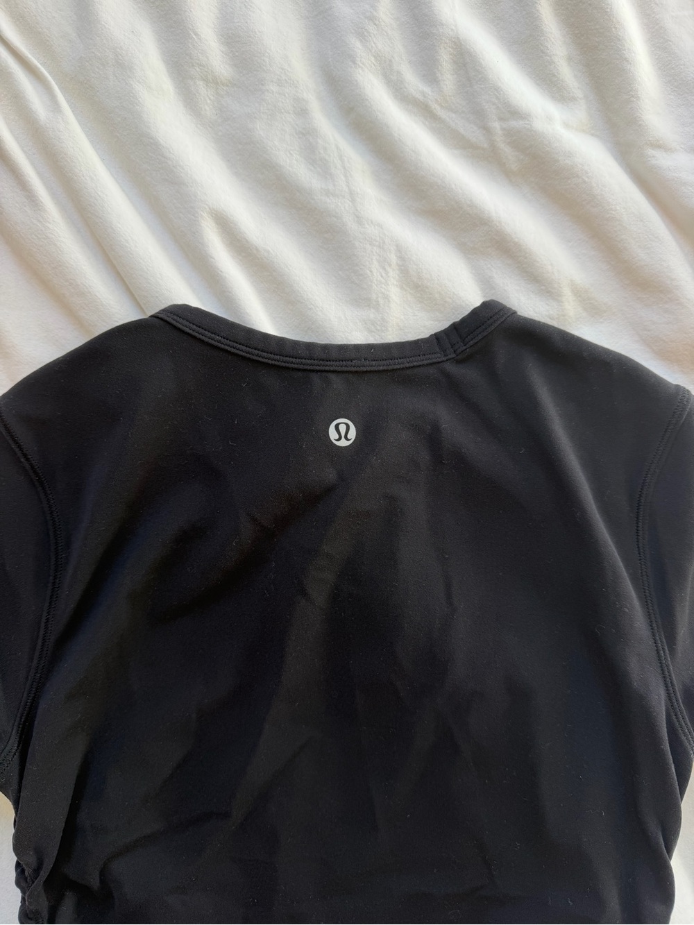 lululemon Women's cropped shirt